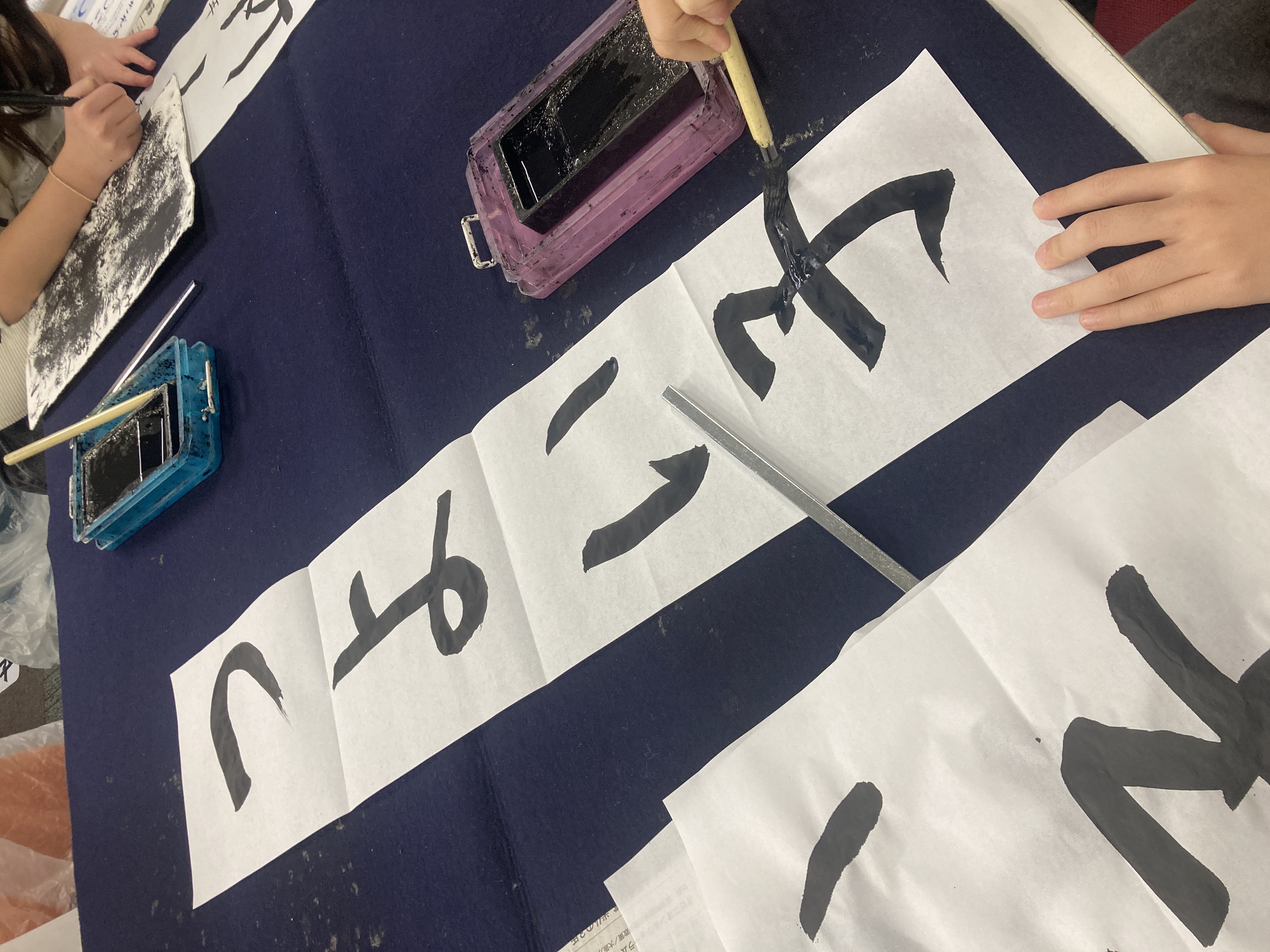 はじめての書道でも安心していただけるよう丁寧に指導しますの画像